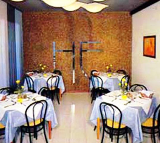 Hotel Elde Riccione Bagian luar foto