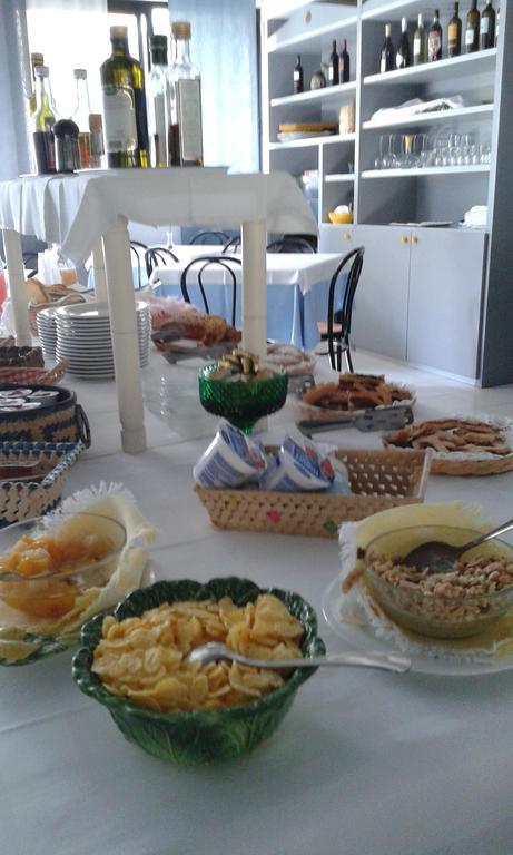 Hotel Elde Riccione Bagian luar foto
