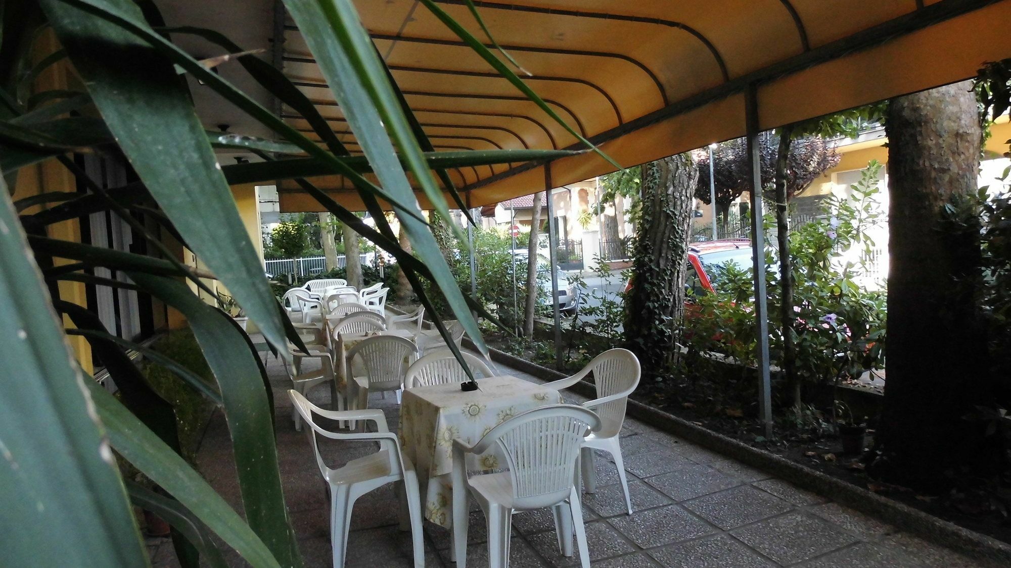 Hotel Elde Riccione Bagian luar foto